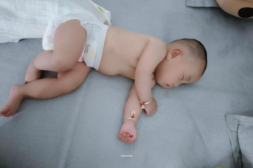 来宾宝宝鼻子不通气